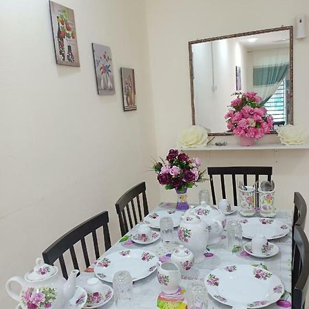Gambang Homestay Aleesya Kampong Pohoi Luaran gambar