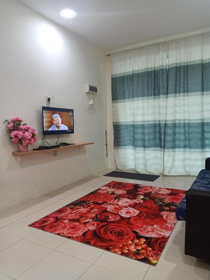 Gambang Homestay Aleesya Kampong Pohoi Luaran gambar