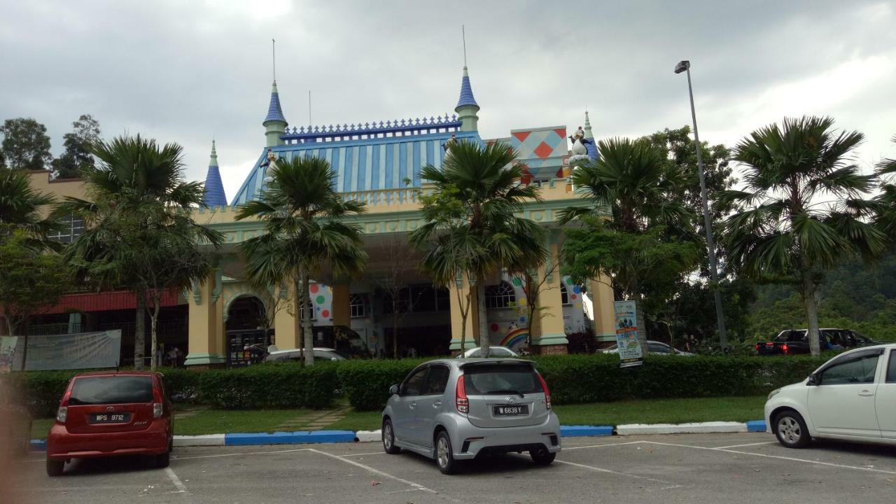 Gambang Homestay Aleesya Kampong Pohoi Luaran gambar