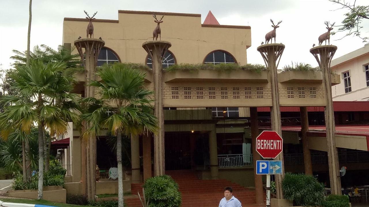 Gambang Homestay Aleesya Kampong Pohoi Luaran gambar