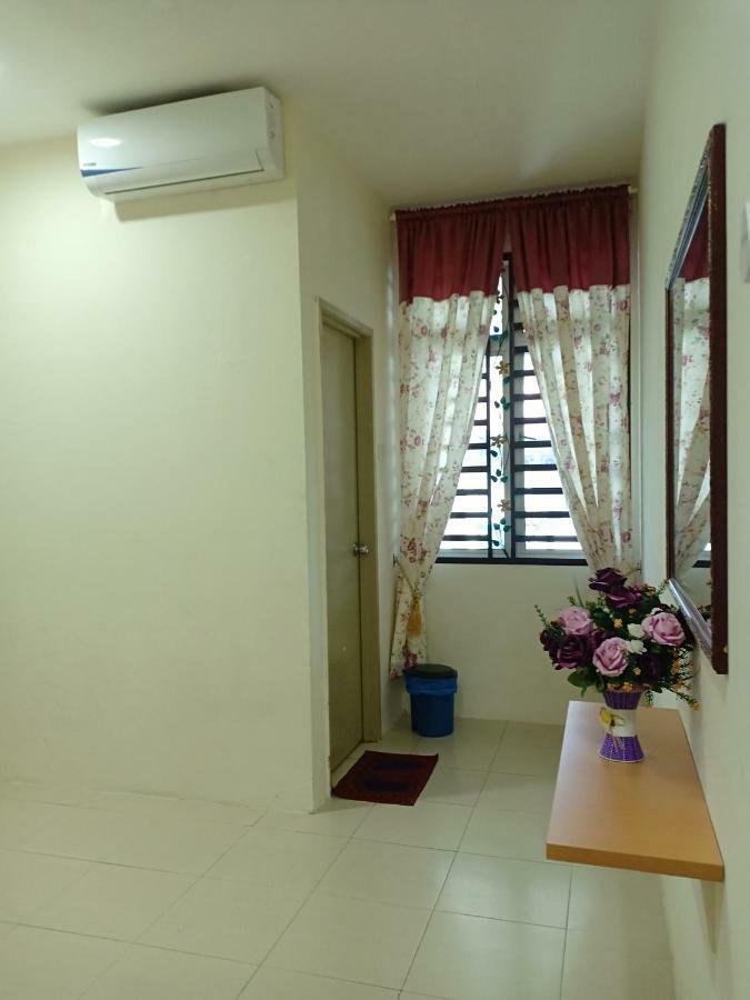 Gambang Homestay Aleesya Kampong Pohoi Luaran gambar