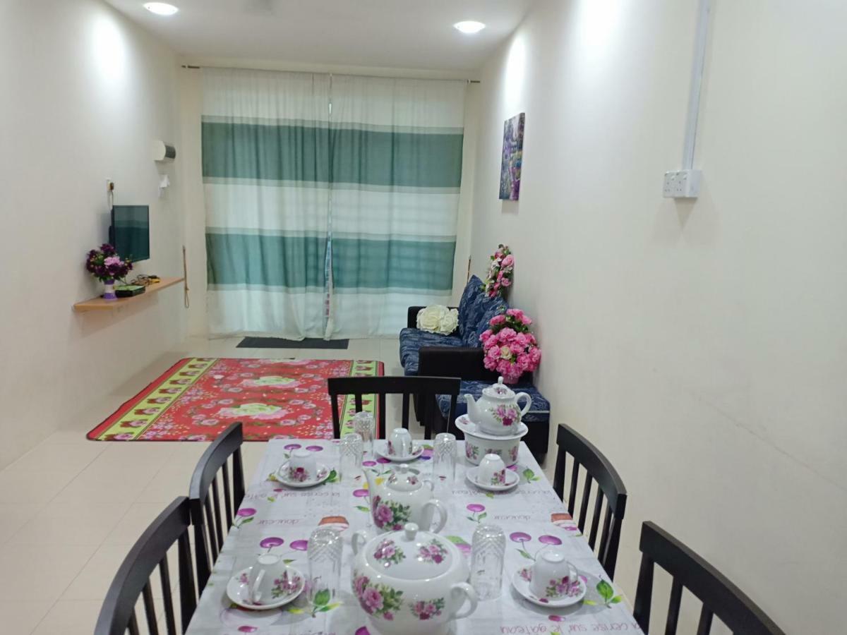 Gambang Homestay Aleesya Kampong Pohoi Luaran gambar